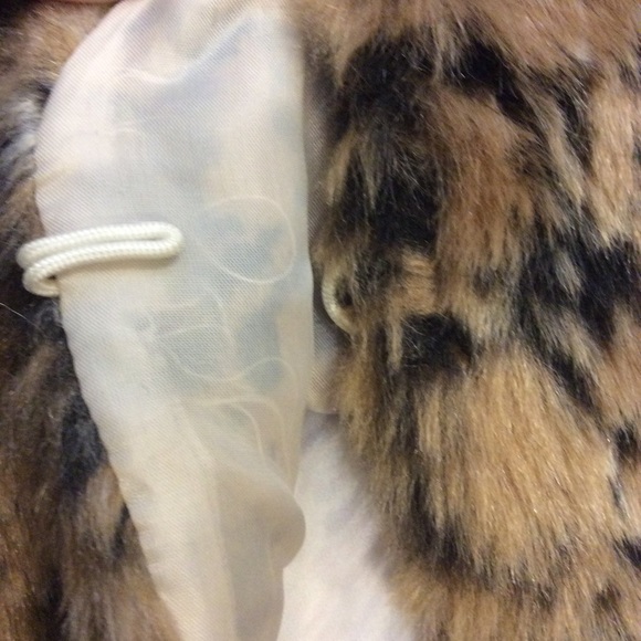 Urban Behavior Cheetah Print Faux Fur Vest Size M - Picture 8 of 8